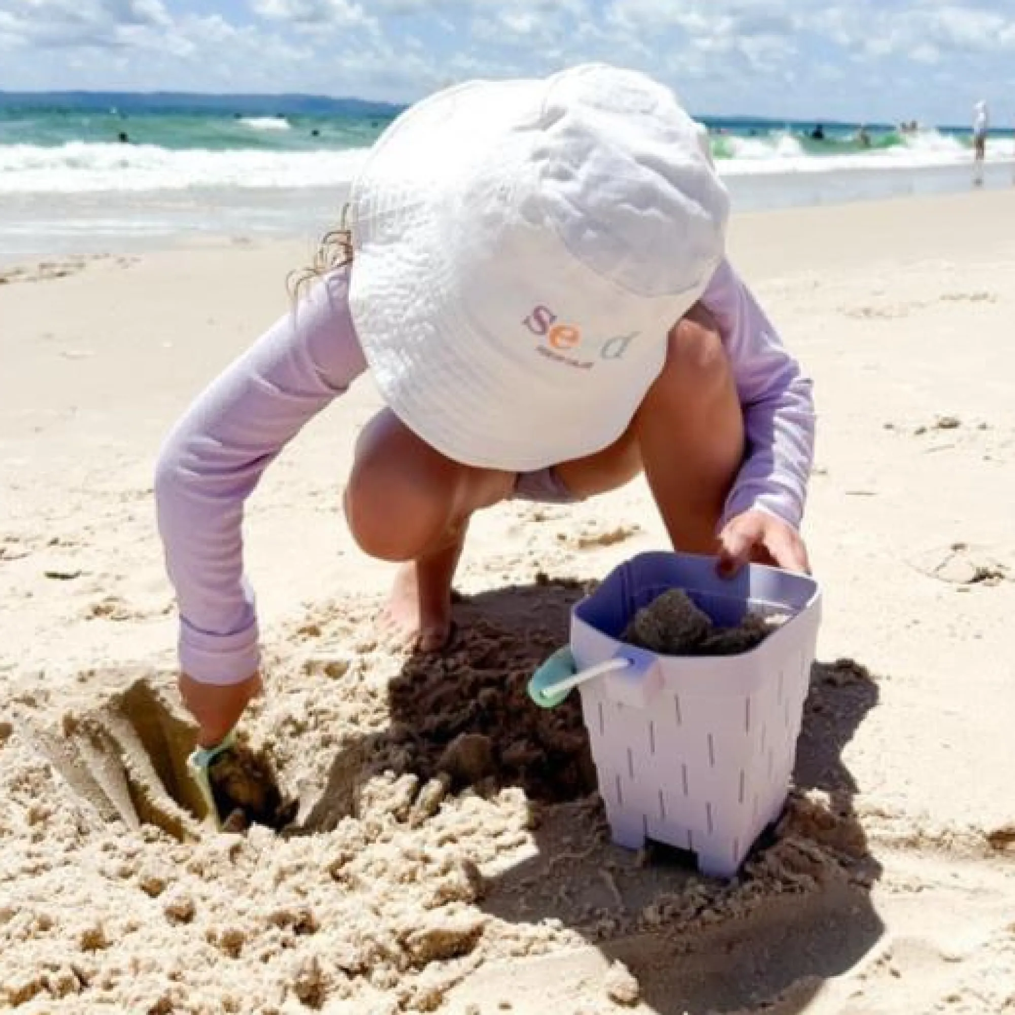 clovelly_lilac_silicone_s_4.webp Coast Kids Beach>Clovelly Lilac Silicone Sand Castle Bucket with Mint Handle
