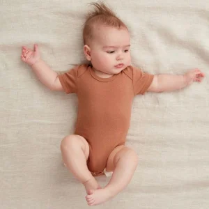 Ergo Pouch Eco | Outlet>Organic Cotton Bodywear Short Sleeve Bodysuit - Chestnut 0-3 months