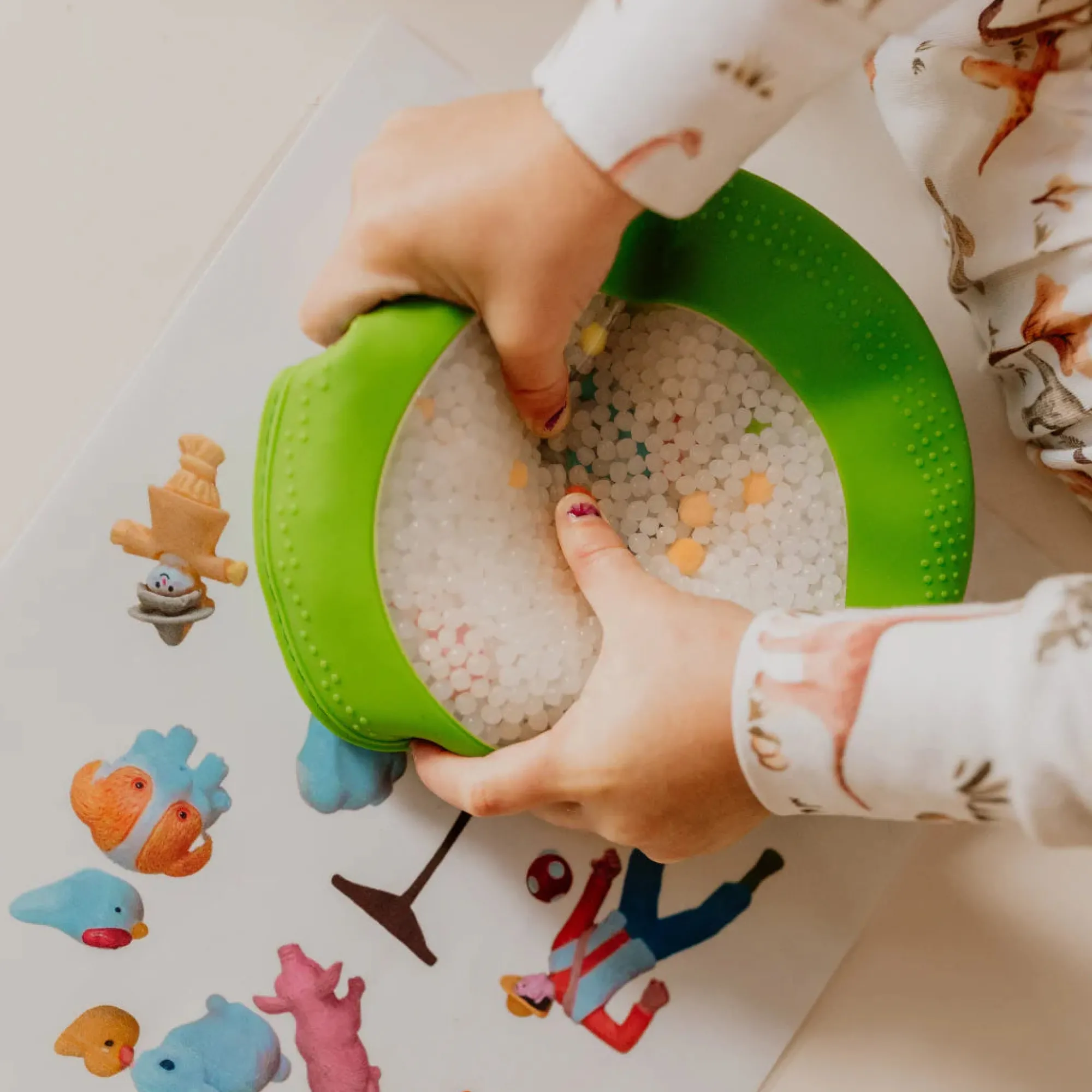 peekaboo_sensory_bag__m___4.webp Jellystone Travel | Sensory>Peekaboo Sensory Bag - 18M+ (3 styles)