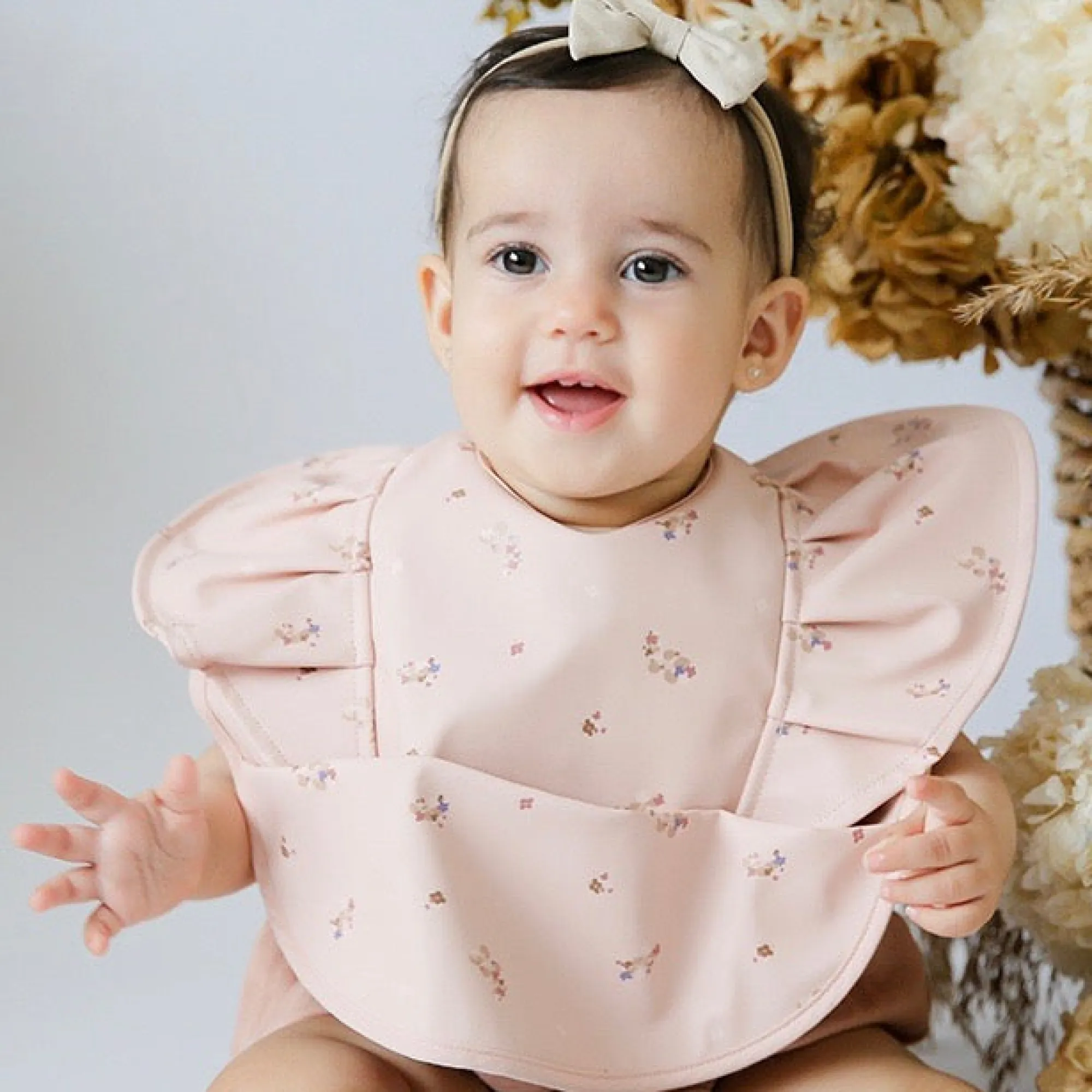posy_frill__snuggle_bib_0.webp Snuggle Hunny Feeding & Hydration | Baby>Posy Frill - Snuggle Bib