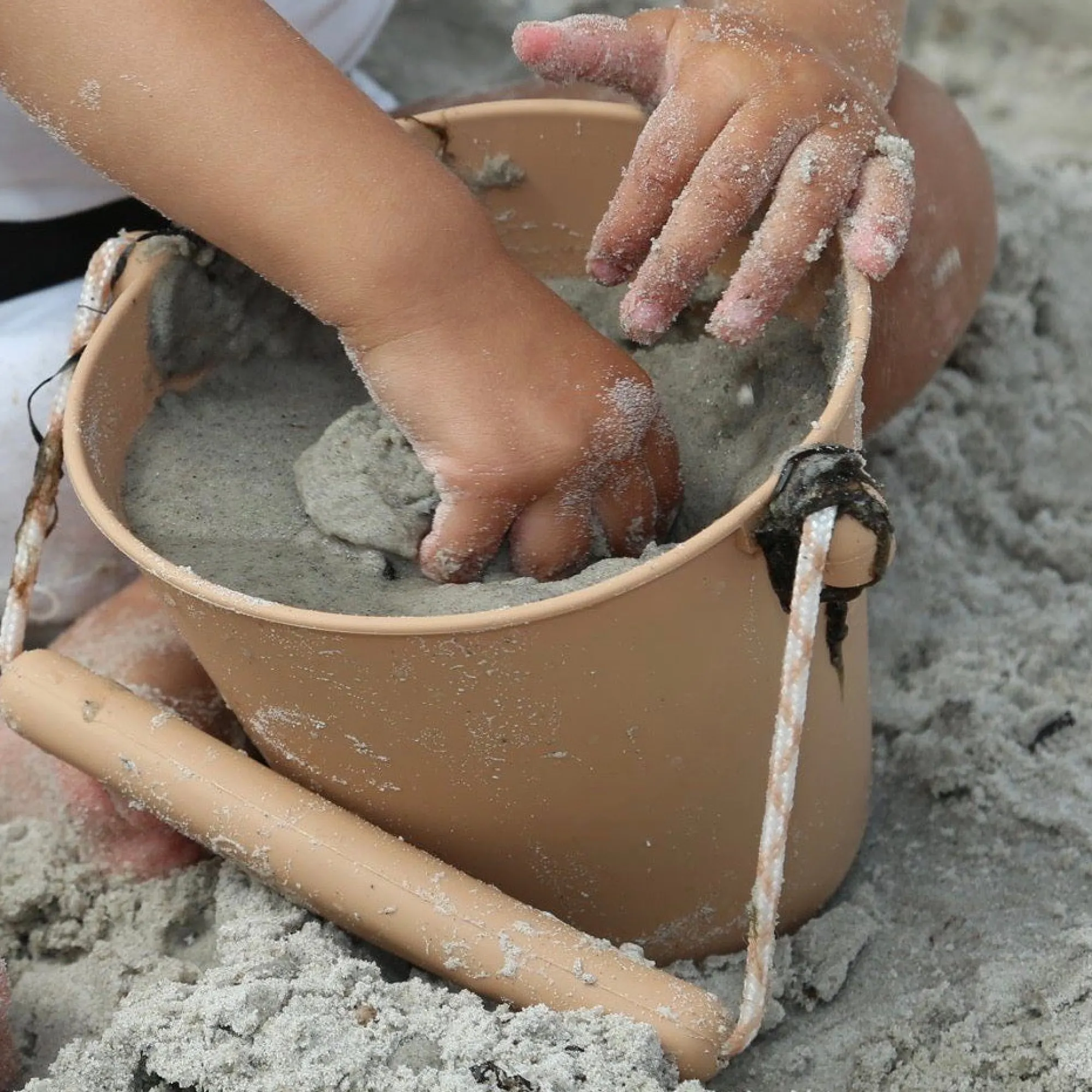 scrunch_buckets__colours__2.webp Scrunch Travel | Beach>Buckets (6 Colours) - 12M+