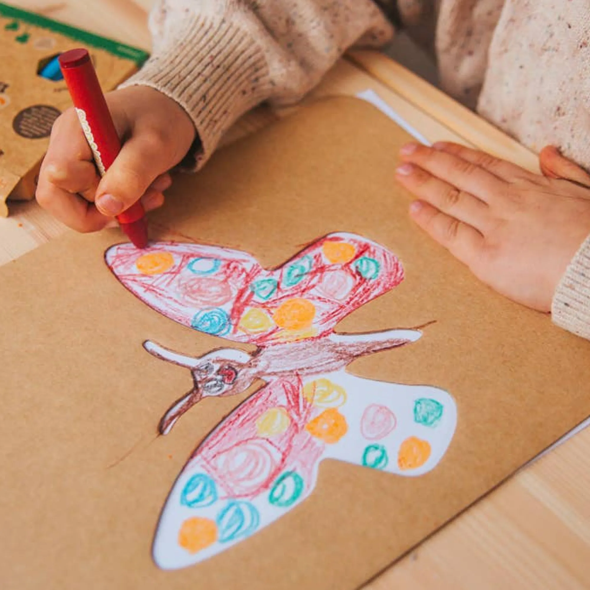 stencils__crayons_activit_4.webp Honeysticks Eco | Art & Craft>Stencils & Crayons Activity Set - 2+