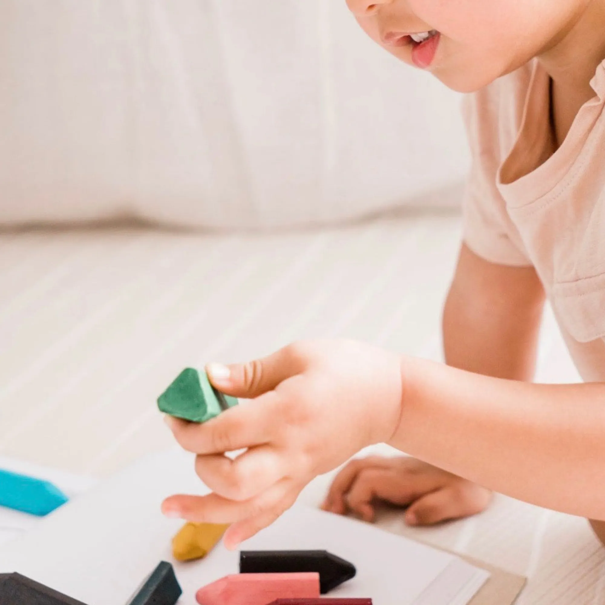 triangle_crayons__m_2.webp Honeysticks Eco | Art & Craft>Triangle Crayons - 12M+